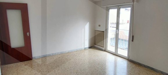 Квартира с 3 комнатами в Барлетта, Италия № 26150 5