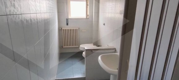 Квартира с 3 комнатами в Барлетта, Италия № 26150 10