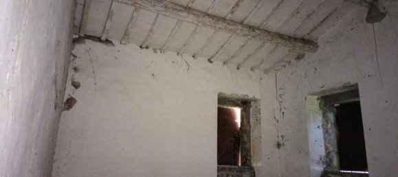 4 rooms House in Maiolo, Italy No. 162758 12