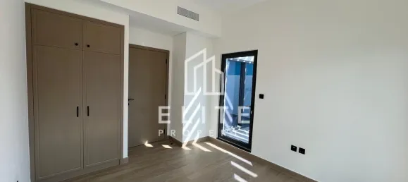 4 dormitorios adosado en venta en Dubai, UAE № 113331 13