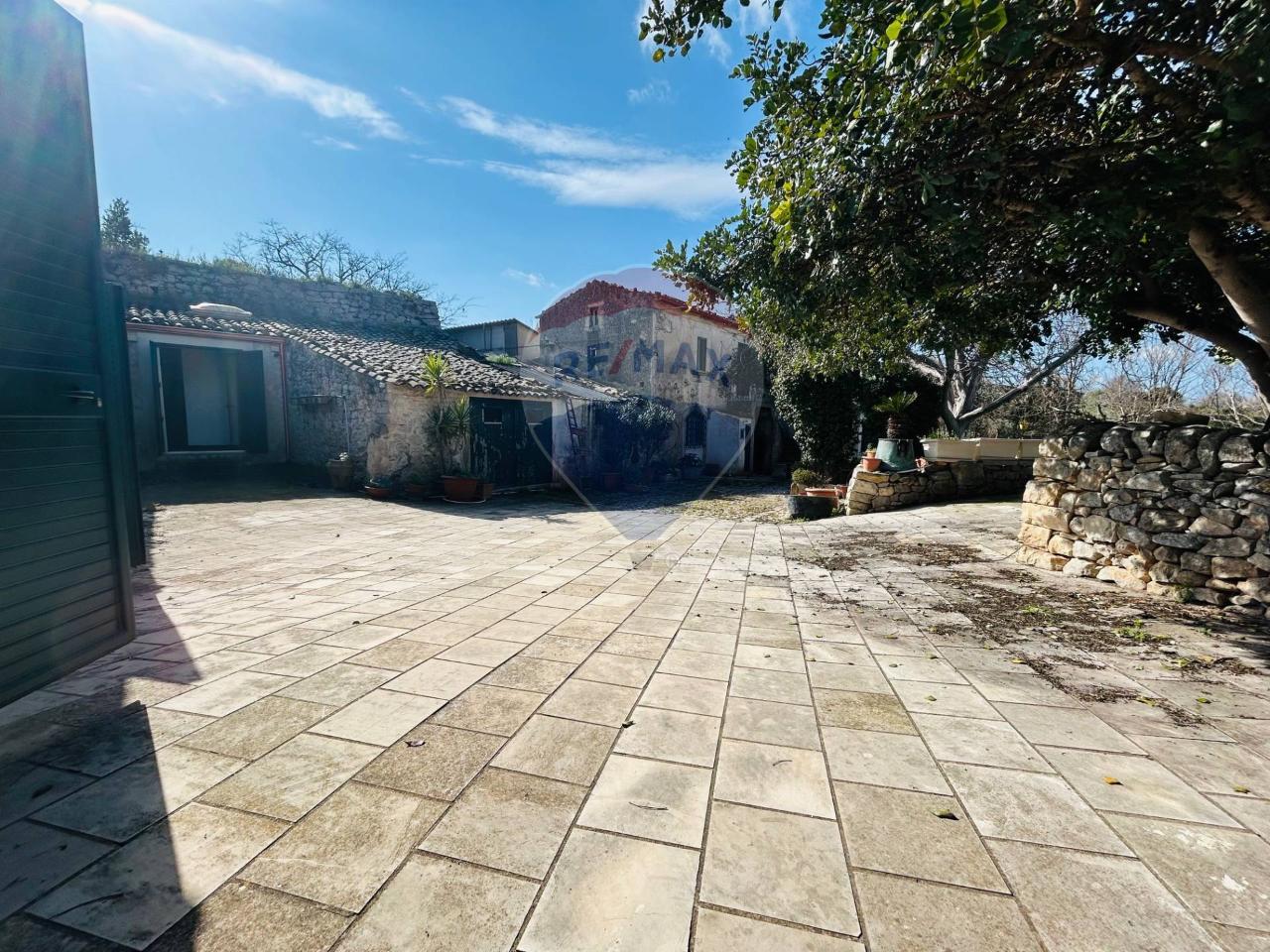 14غرفة فيلا في Chiaramonte Gulfi, Italy رقم 156139