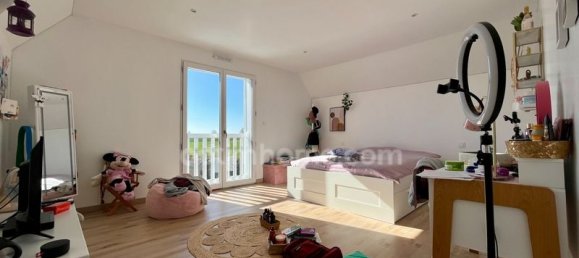 5 bedrooms House in Honfleur, France No. 192624 16