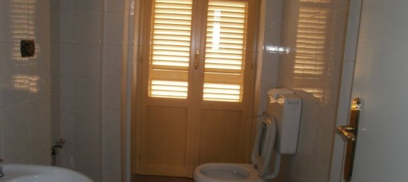 5 rooms Apartment in Asti, Italy No. 158894 7