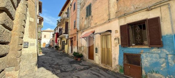 1 bedroom Apartment in Nepi, Italy No. 331143 2