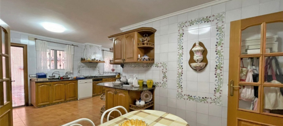 5 bedrooms Villa in Serra, Spain No. 3136 20