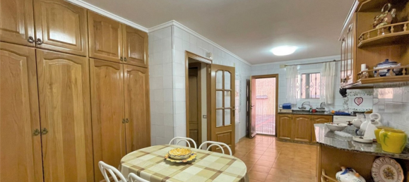 5 bedrooms Villa in Serra, Spain No. 3136 19