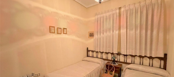 5 bedrooms Villa in Serra, Spain No. 3136 26