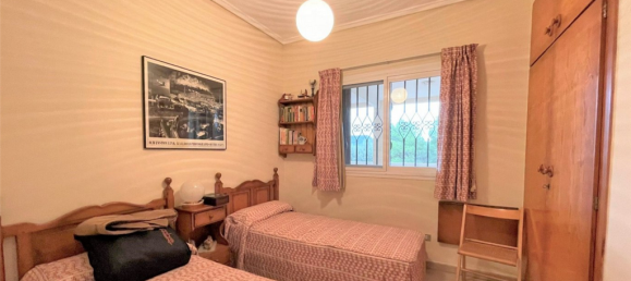 5 bedrooms Villa in Serra, Spain No. 3136 27