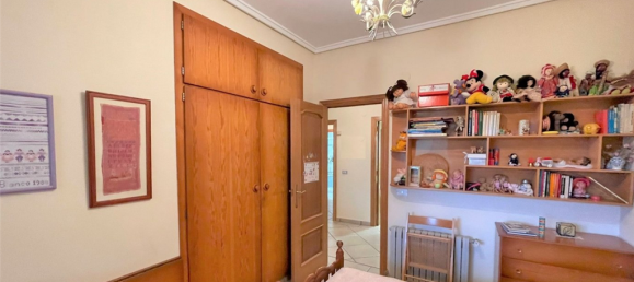 5 bedrooms Villa in Serra, Spain No. 3136 25