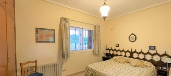 5 bedrooms Villa in Serra, Spain No. 3136 28