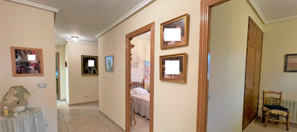 5 bedrooms Villa in Serra, Spain No. 3136 22