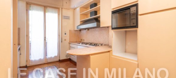 4 bedrooms Apartment in Milan, Italy No. 323540 22