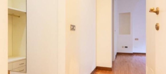 4 bedrooms Apartment in Milan, Italy No. 323540 16