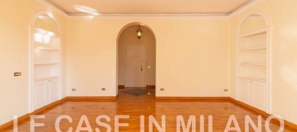4 bedrooms Apartment in Milan, Italy No. 323540 9