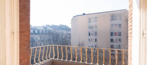 4 bedrooms Apartment in Milan, Italy No. 323540 4