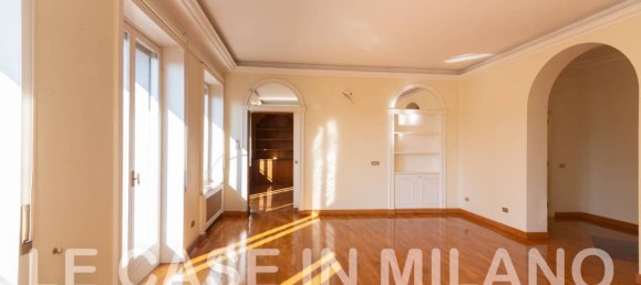 4 bedrooms Apartment in Milan, Italy No. 323540 3