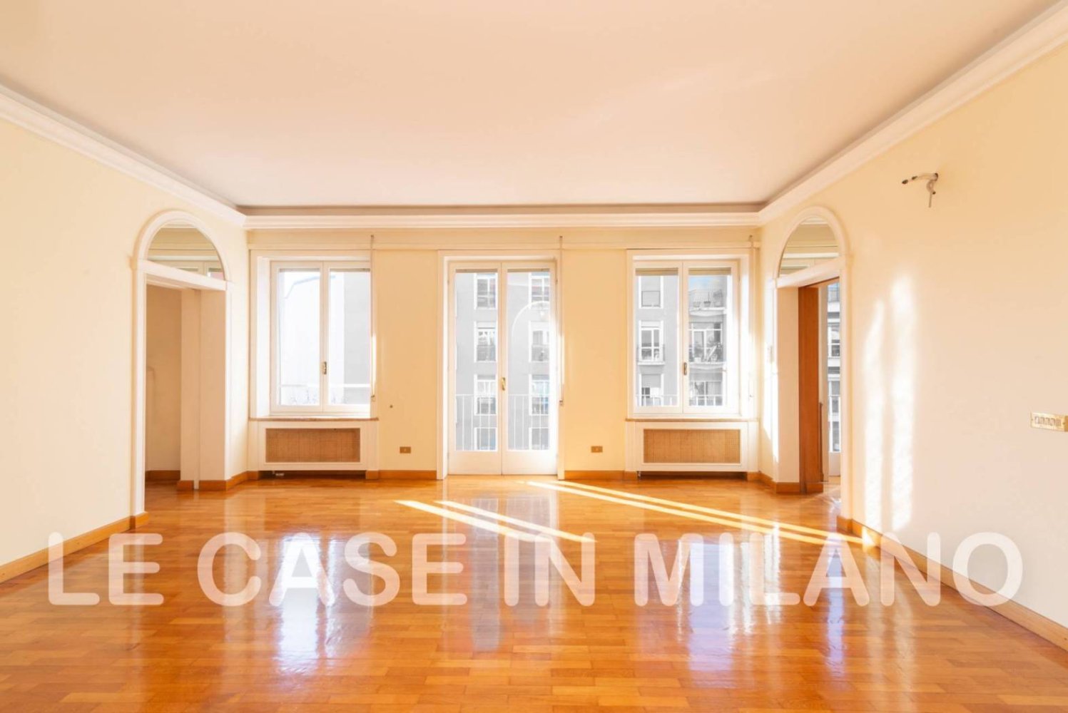 4 bedrooms Apartment in Milan, Italy No. 323540