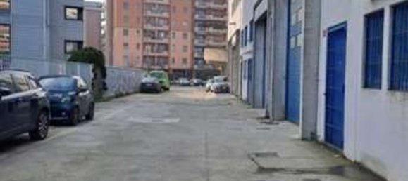 165m² Commercial property in Milan, Italy No. 373633 3