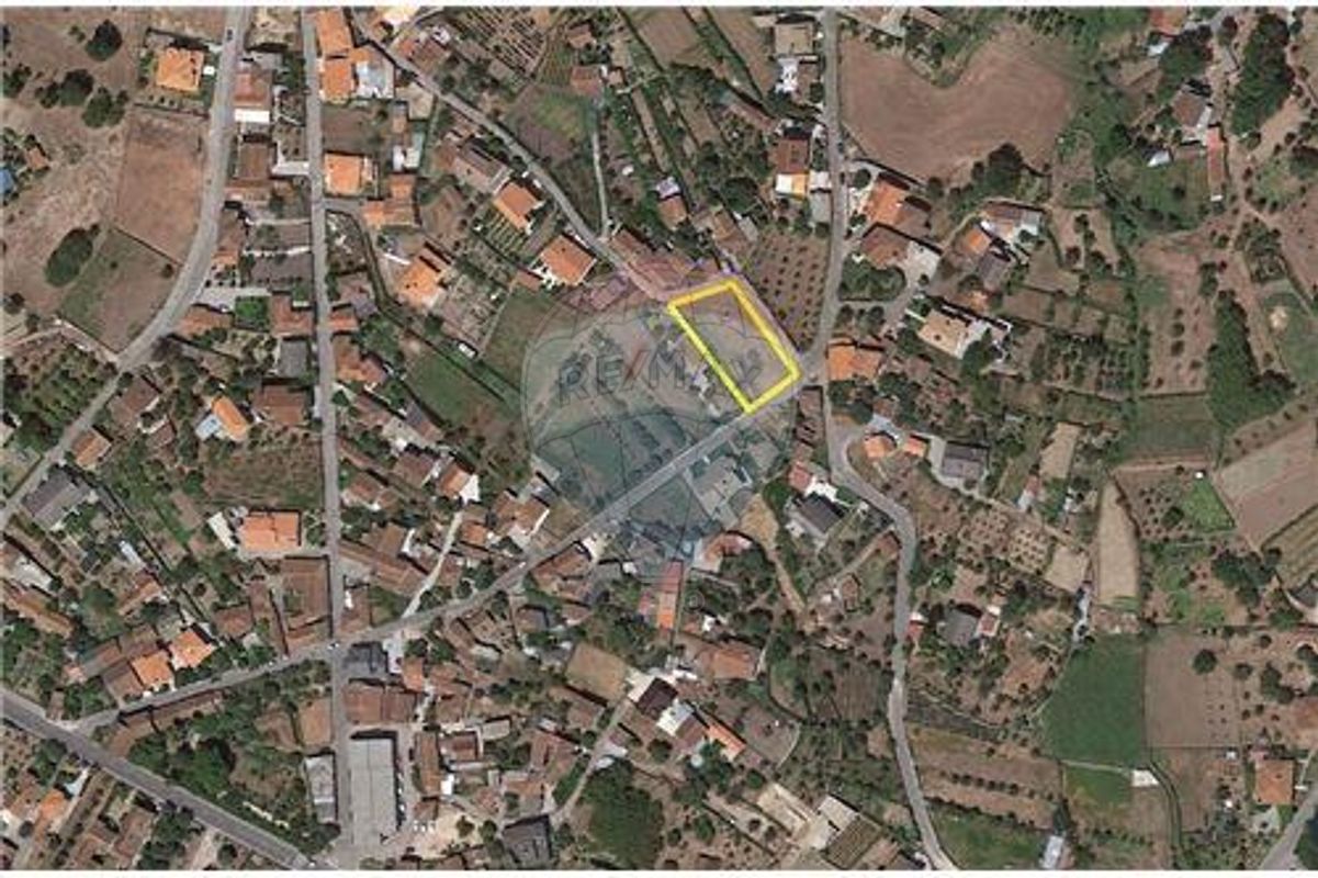 Земельный участок 1280м² в Тондела, Португалия № 32451