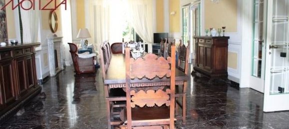 5 bedrooms Villa in Lucca, Italy No. 154889 2