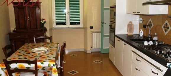 5 bedrooms Villa in Lucca, Italy No. 154889 10