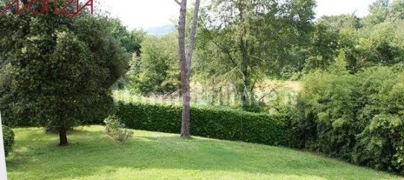 5 bedrooms Villa in Lucca, Italy No. 154889 3