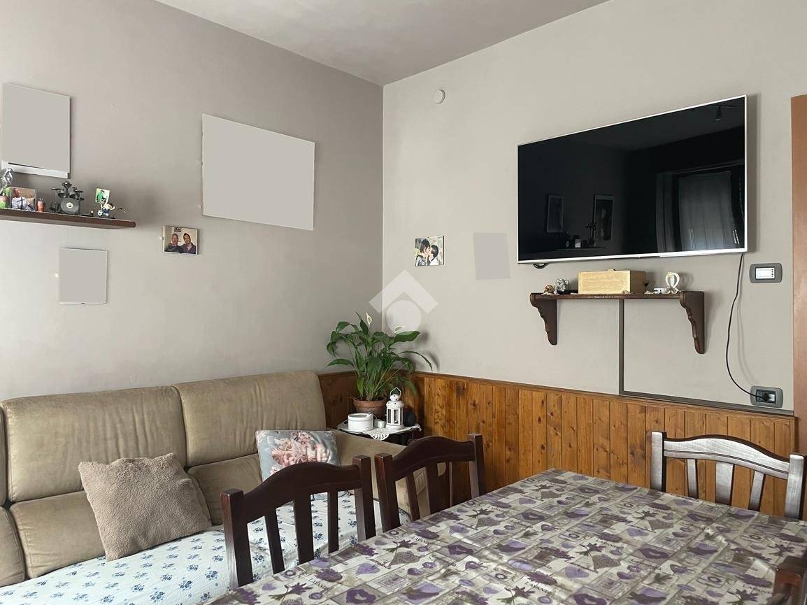 3 bedrooms House in Valdilana, Italy No. 161034