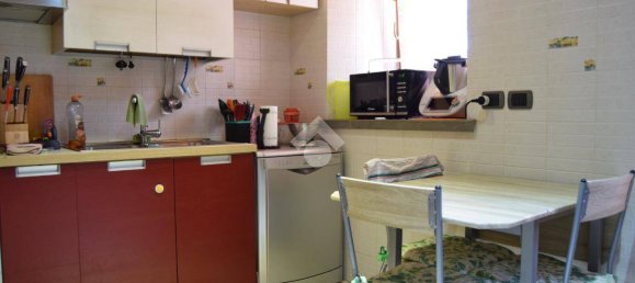 3 bedrooms House in Valdilana, Italy No. 161034 2