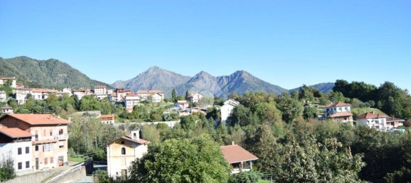 3 bedrooms House in Valdilana, Italy No. 161034 4