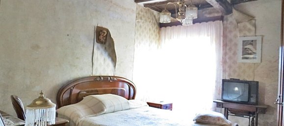 3 bedrooms House in Baschi, Italy No. 47399 7