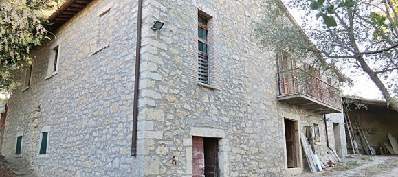 3 bedrooms House in Baschi, Italy No. 47399 2