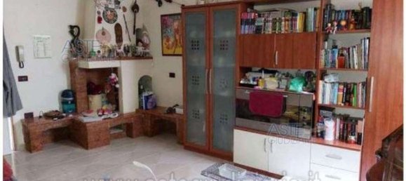 6-salle Appartement à Noicattaro, Italy No. 237150 2