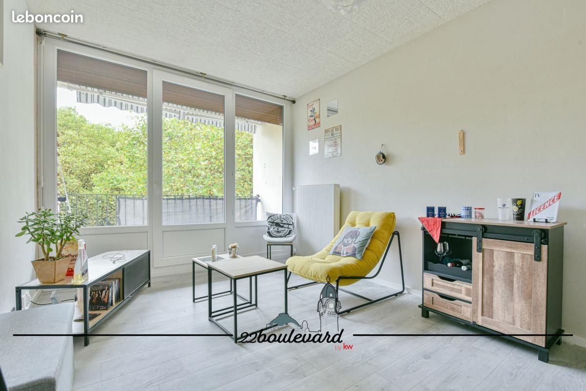 Apartamento de 2 dormitorios en Limoges, France No. 107119