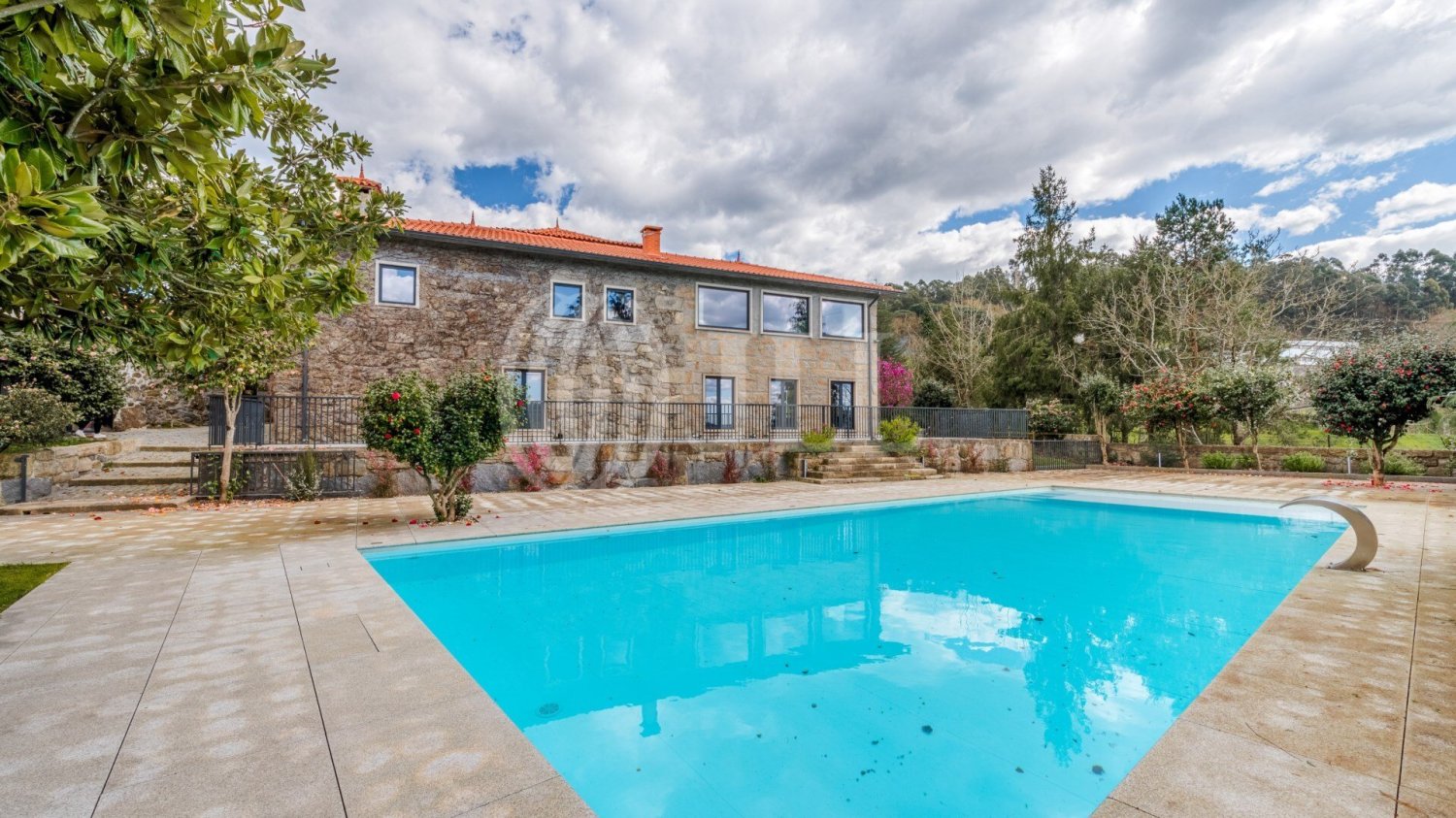 7 bedrooms Land in Felgueiras, Portugal No. 101383