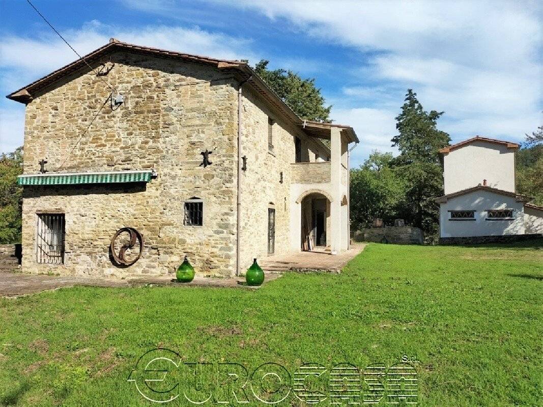 8 bedrooms House in Montone, Italy No. 73175