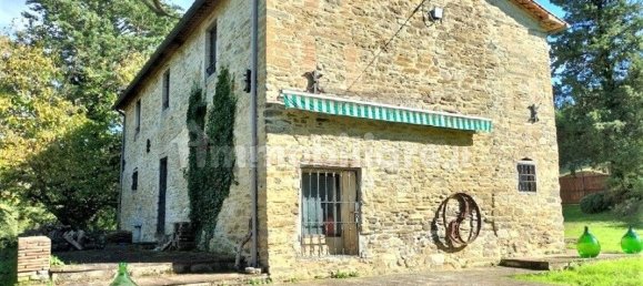 8 bedrooms House in Montone, Italy No. 73175 3