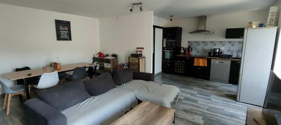 2 bedrooms House in Saint-Malo-du-Bois, France No. 99437 2