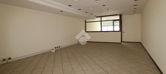 250m² Office in San Benedetto del Tronto, Italy No. 112385 12