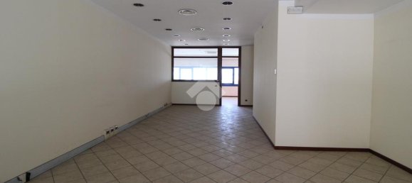 250m² Office in San Benedetto del Tronto, Italy No. 112385 6