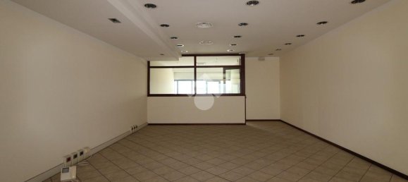 250m² Office in San Benedetto del Tronto, Italy No. 112385 13