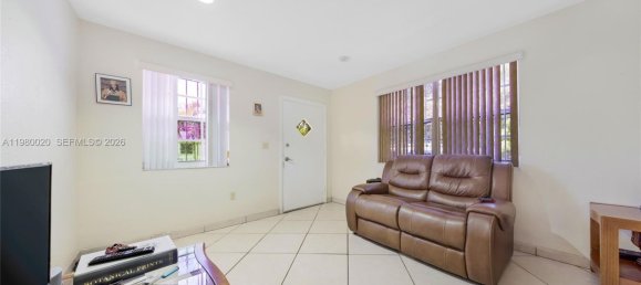 3 Schlafzimmer Villa in Miami, USA, Nr. 615426 8