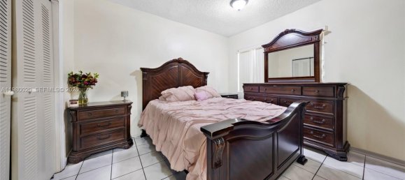 3 Schlafzimmer Villa in Miami, USA, Nr. 615426 16