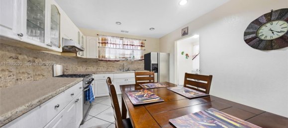 3 Schlafzimmer Villa in Miami, USA, Nr. 615426 13