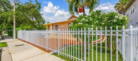 3 Schlafzimmer Villa in Miami, USA, Nr. 615426 27