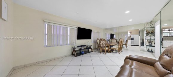 3 Schlafzimmer Villa in Miami, USA, Nr. 615426 5