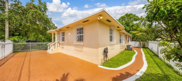 3 Schlafzimmer Villa in Miami, USA, Nr. 615426 30