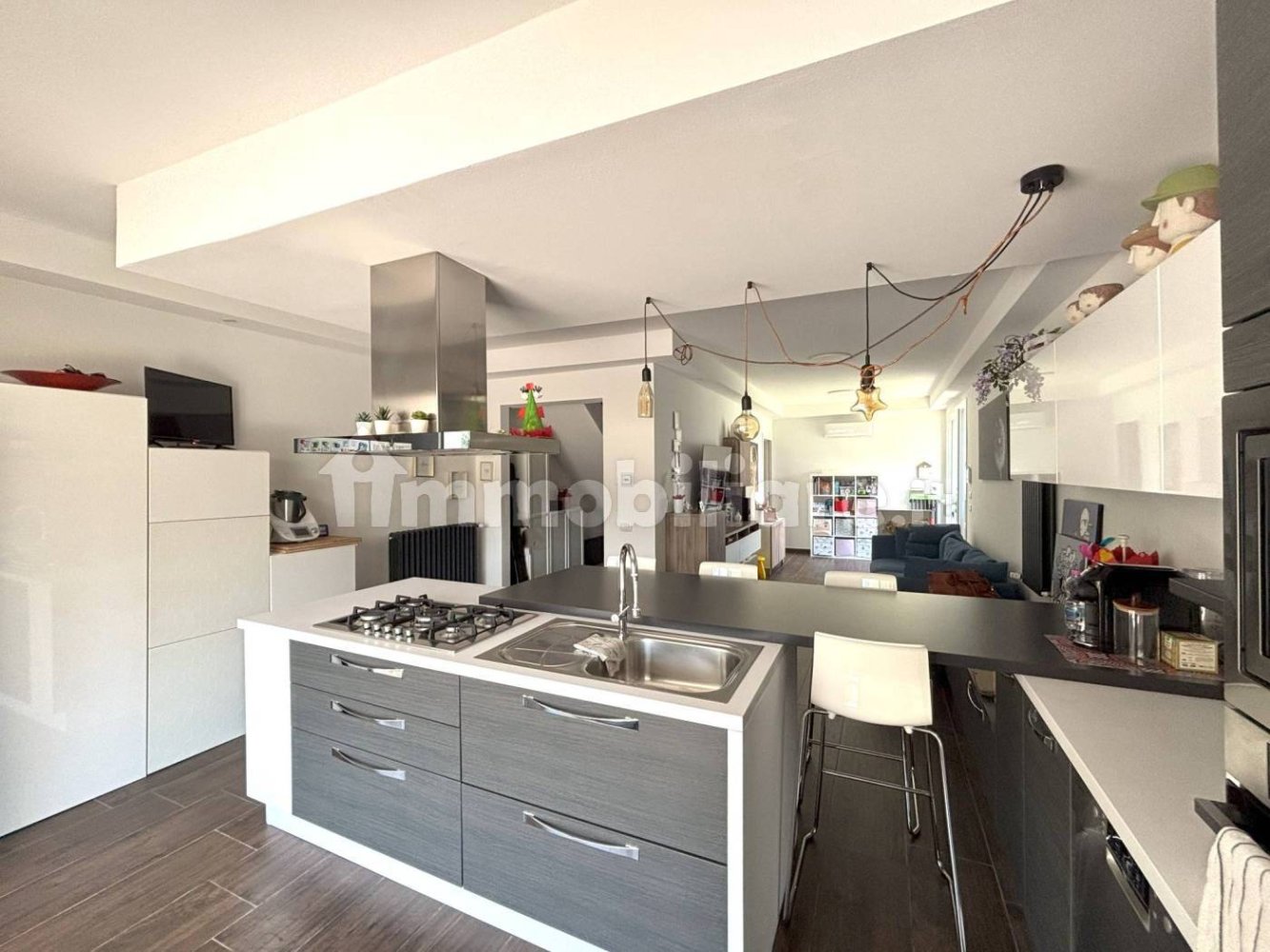 3 bedrooms Villa in Agliana, Italy No. 258918