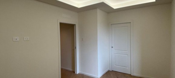 2 bedrooms Apartment in Milan, Italy No. 364979 6