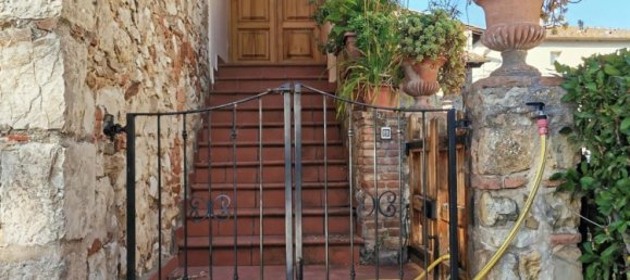 7 rooms House in Colle di Val d'Elsa, Italy No. 204052 3