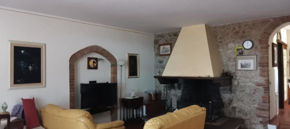 7 rooms House in Colle di Val d'Elsa, Italy No. 204052 10